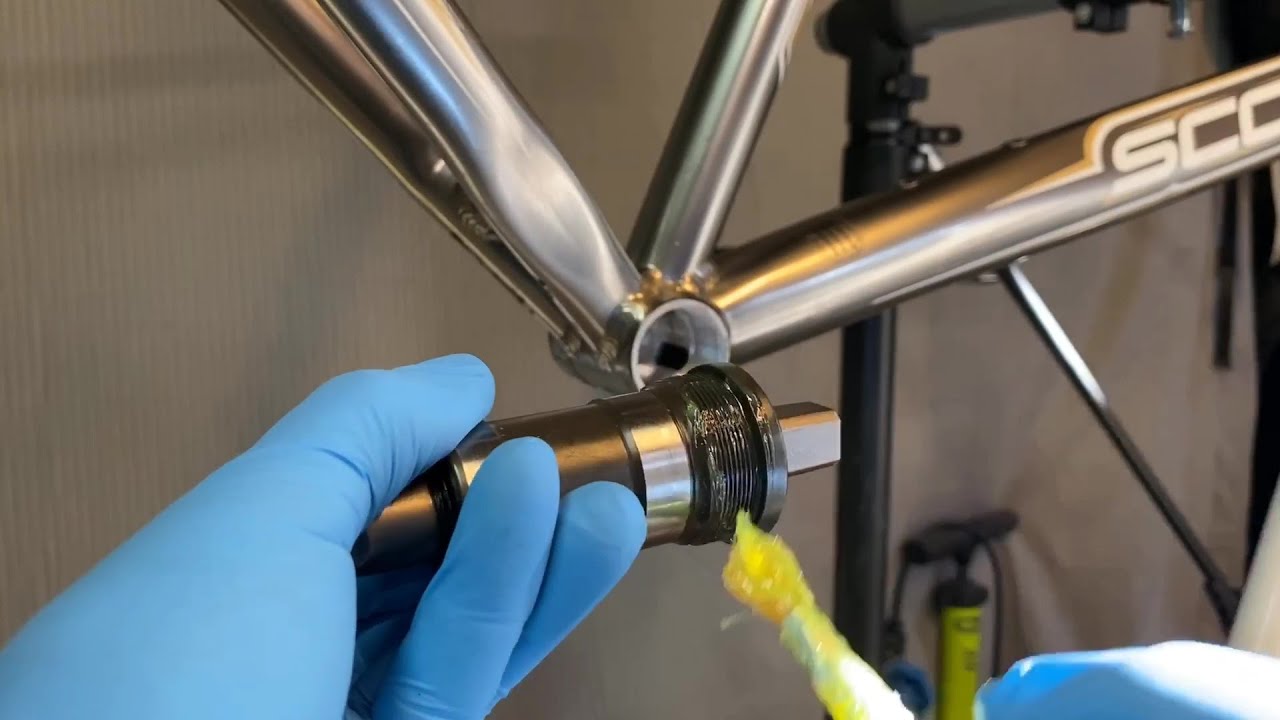 Installing a Shimano Cartridge Bottom Bracket BB-UN26 for Square Taper Cranks